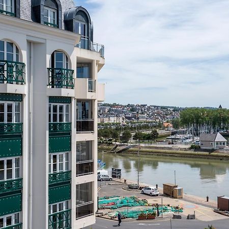 Sowell Hotels Le Beach 滨海图维列 外观 照片