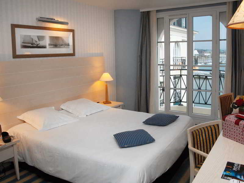 Sowell Hotels Le Beach 滨海图维列 外观 照片